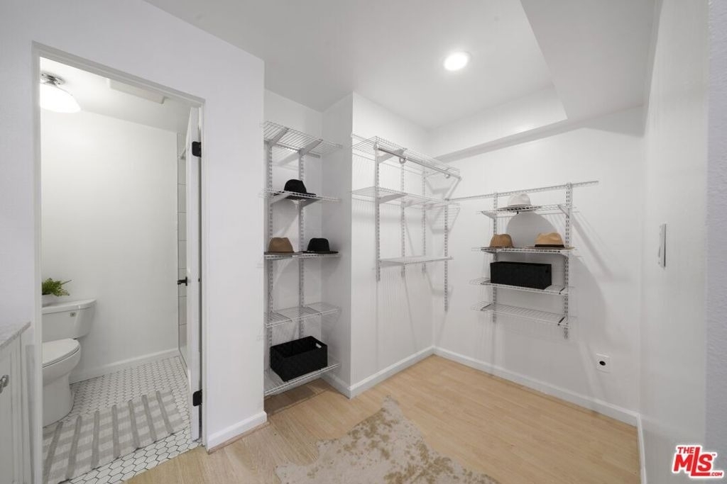 2700 E Cahuenga Boulevard - Photo 12