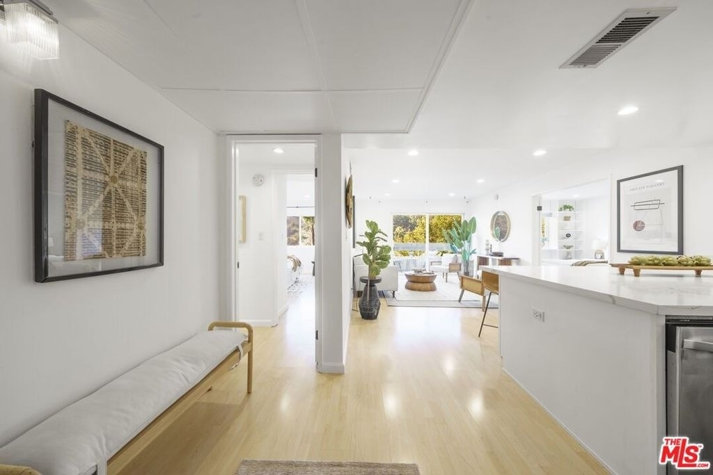 2700 E Cahuenga Boulevard - Photo 3