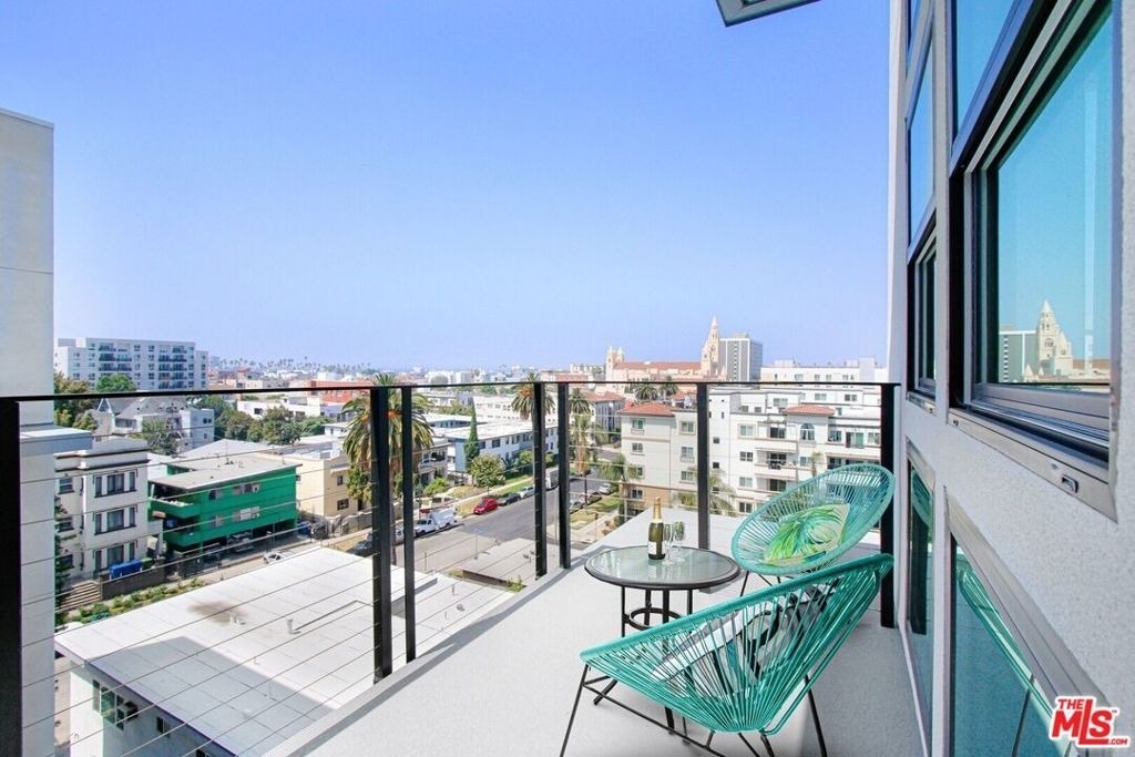 2847 Leeward Avenue - Photo 8