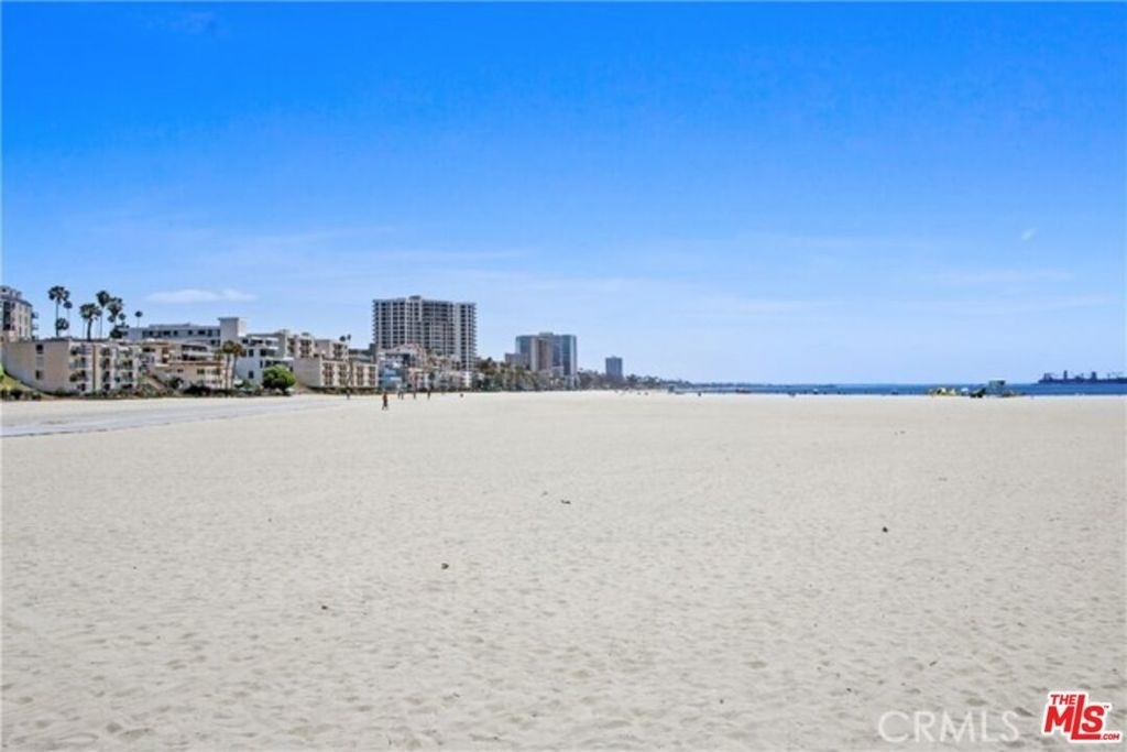 700 E Ocean Boulevard - Photo 1