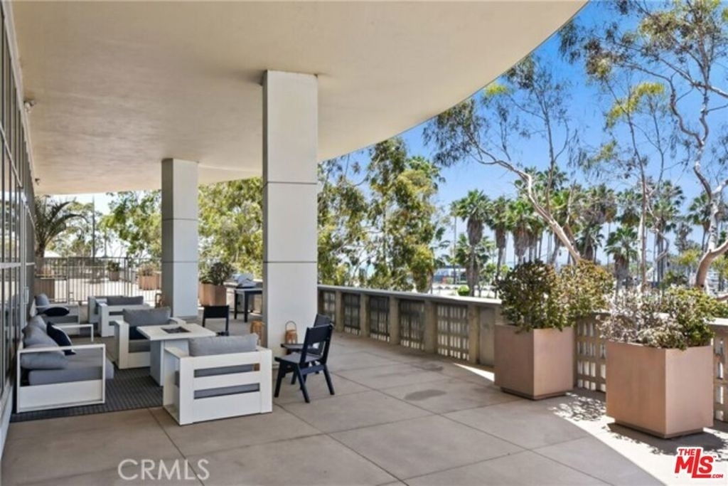 700 E Ocean Boulevard - Photo 9