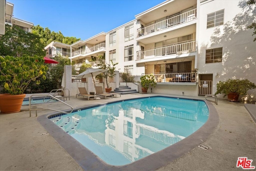 7270 Hillside Avenue - Photo 10