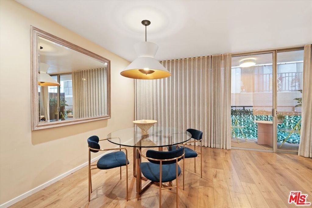 7270 Hillside Avenue - Photo 4