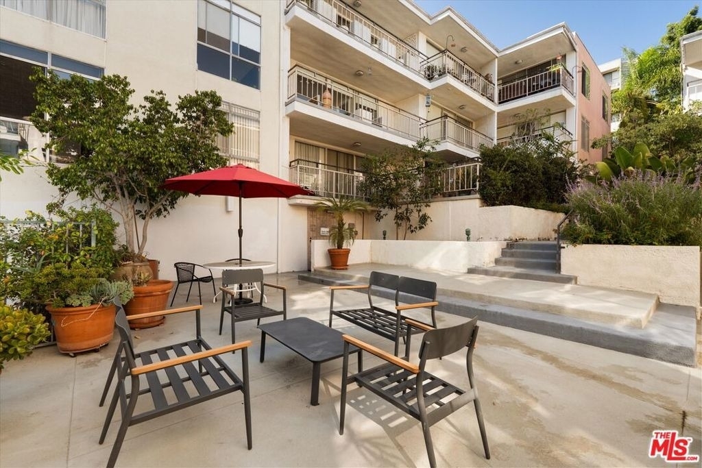7270 Hillside Avenue - Photo 11