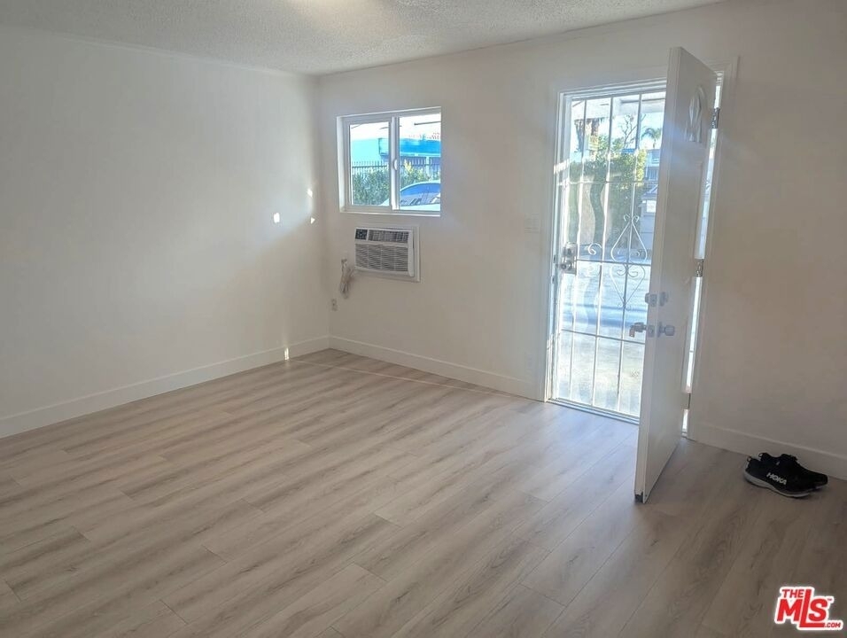 3837 Sedgwick Avenue - Photo 2