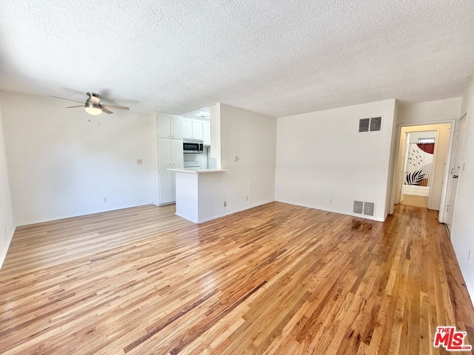 932 Wilcox Avenue - Photo 3