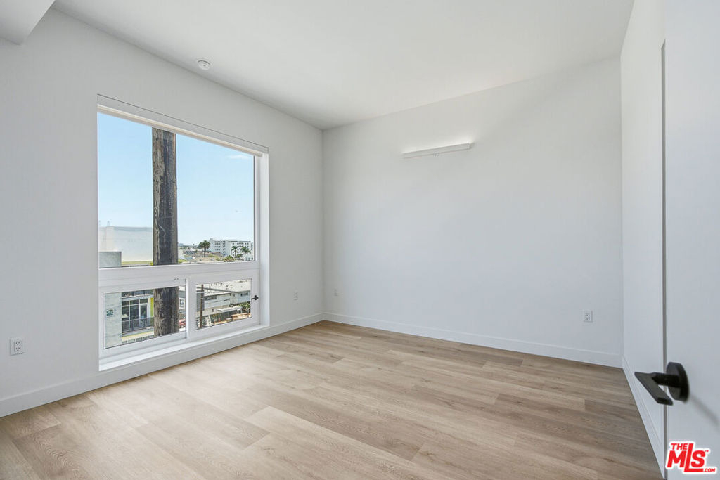 3555 Overland Avenue - Photo 8
