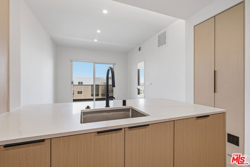 3555 Overland Avenue - Photo 3