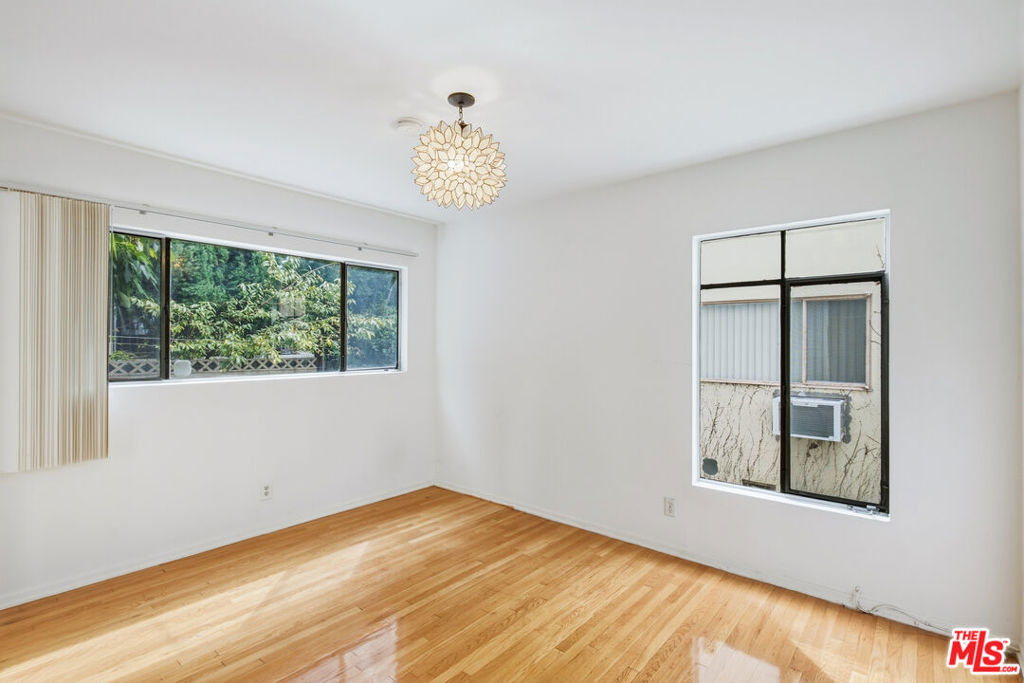 1058 S Wooster Street - Photo 16