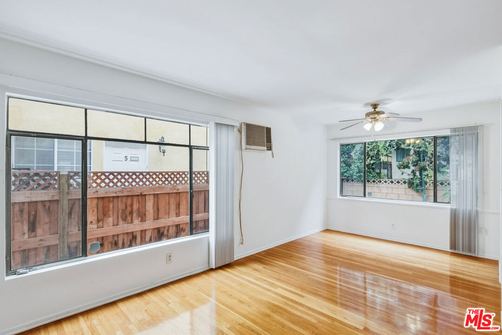 1058 S Wooster Street - Photo 4