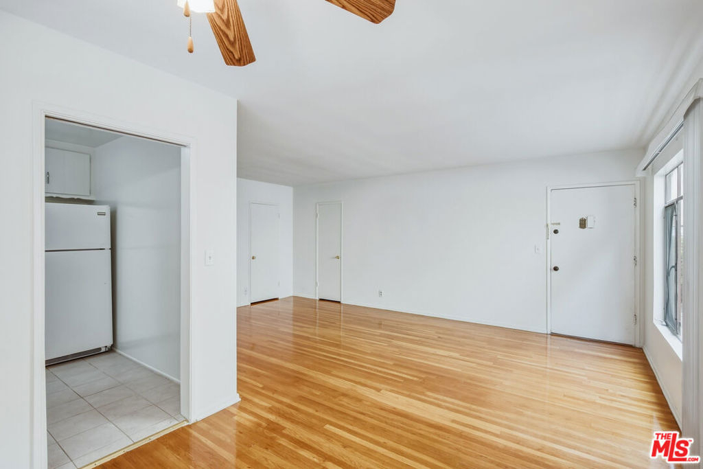 1058 S Wooster Street - Photo 6