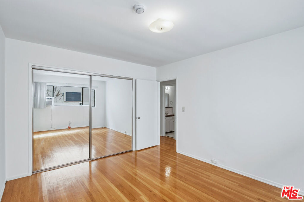 1058 S Wooster Street - Photo 14