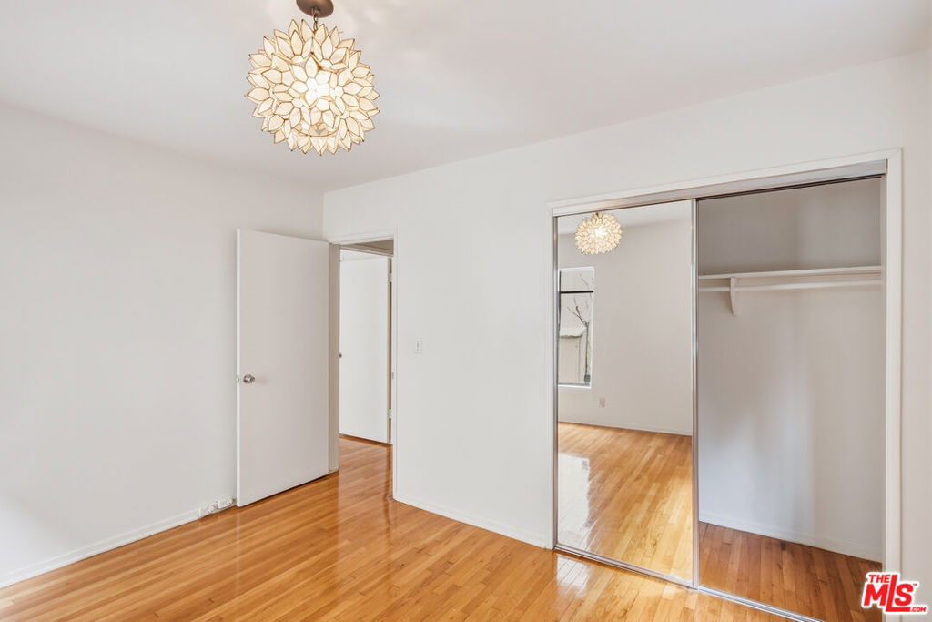 1058 S Wooster Street - Photo 17