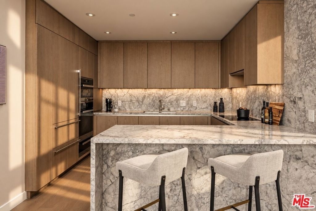 2025 Avenue Of The Stars - Photo 1
