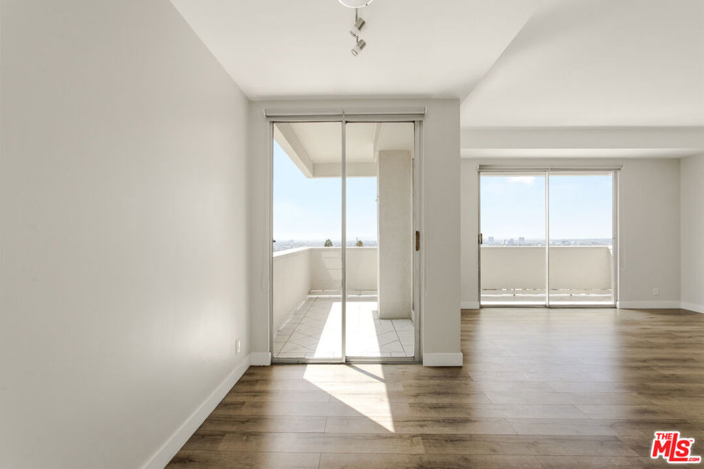 7250 Franklin Avenue - Photo 12