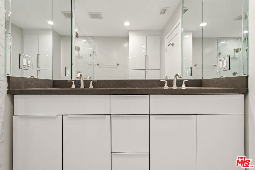 7250 Franklin Avenue - Photo 25