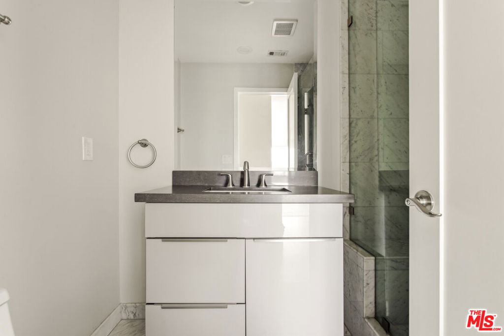 7250 Franklin Avenue - Photo 30