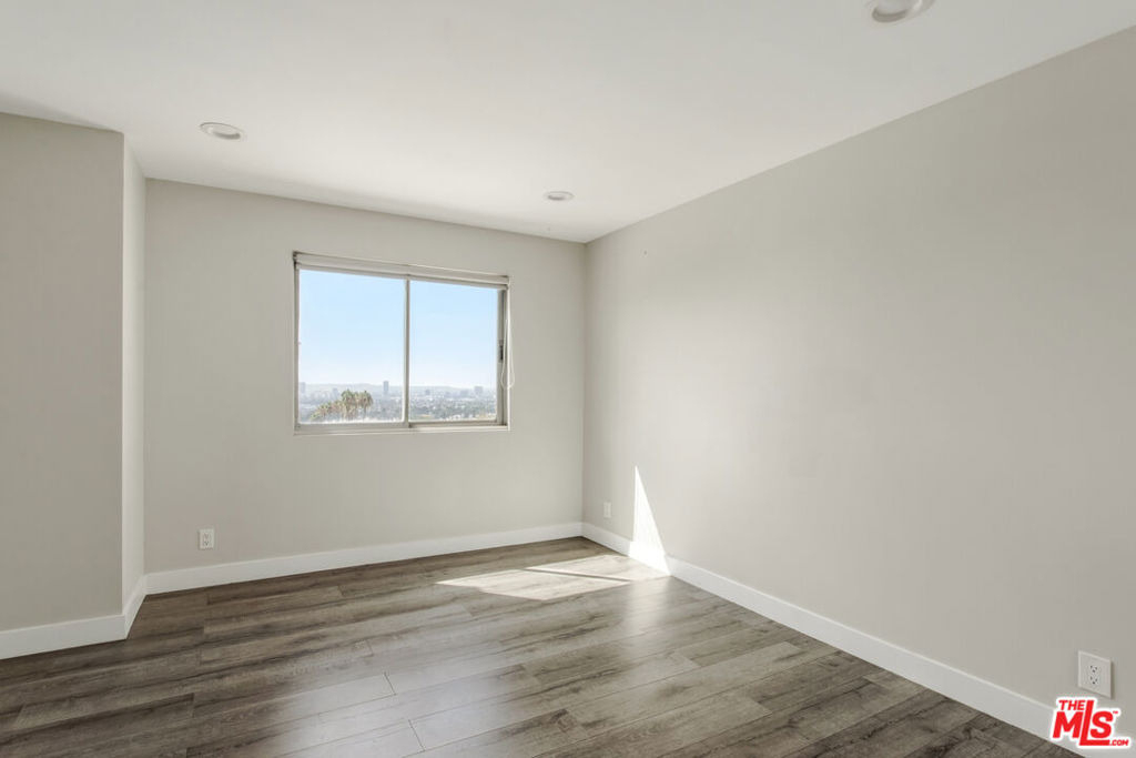 7250 Franklin Avenue - Photo 18