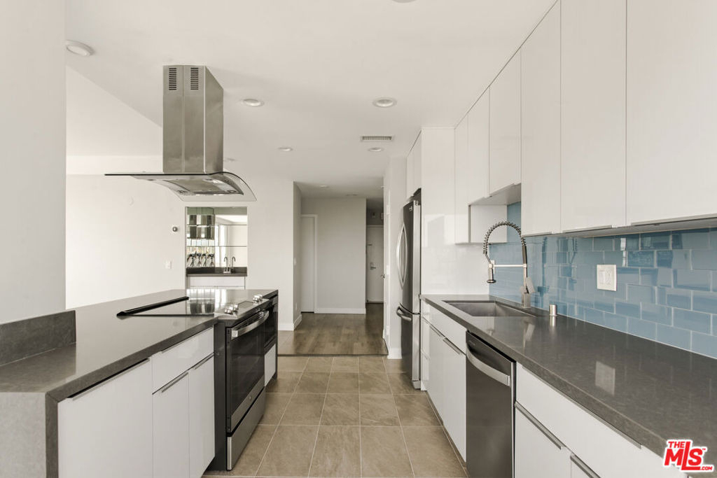 7250 Franklin Avenue - Photo 8