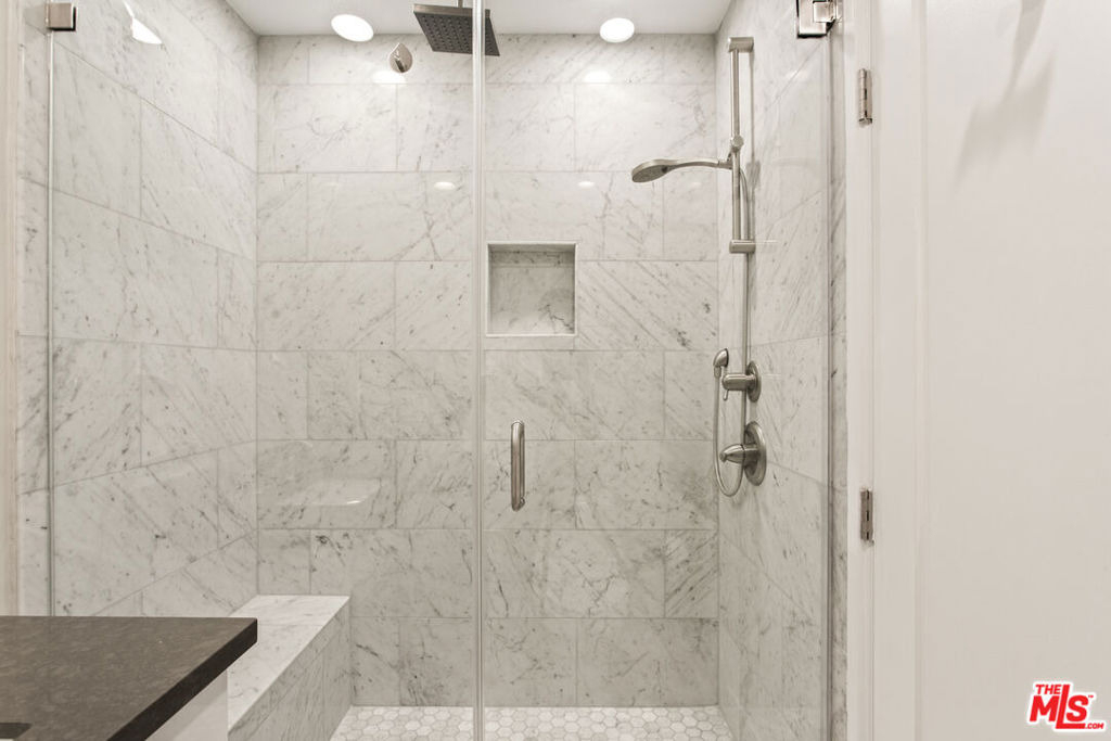 7250 Franklin Avenue - Photo 24