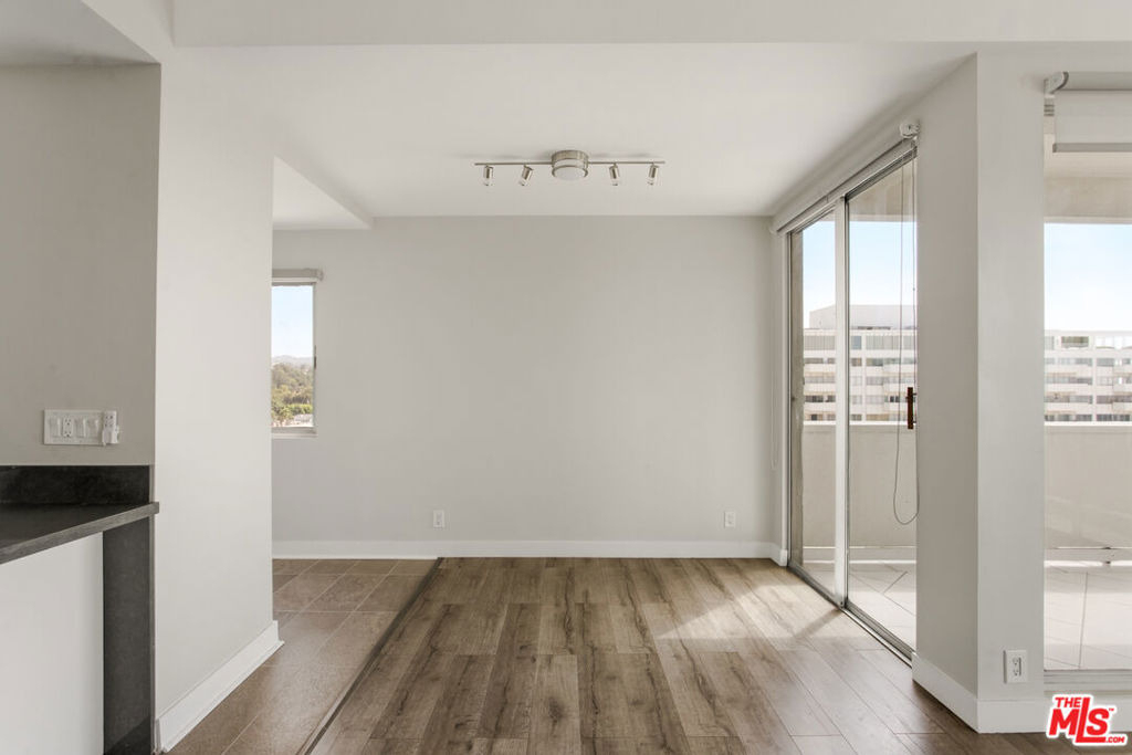 7250 Franklin Avenue - Photo 10