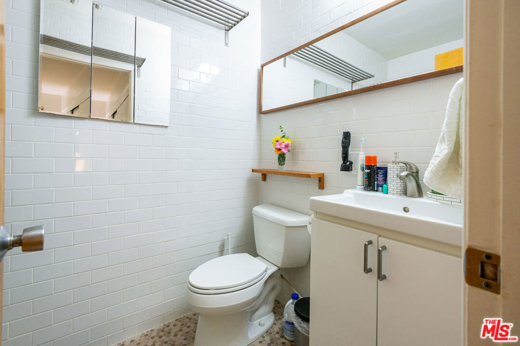 1233 N Laurel Avenue - Photo 15