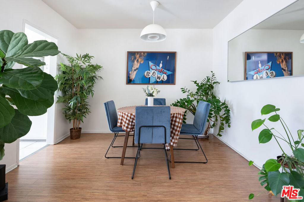 1233 N Laurel Avenue - Photo 2