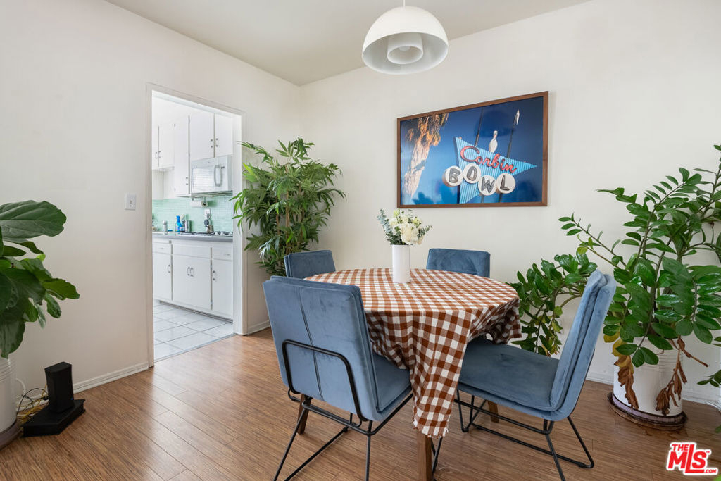 1233 N Laurel Avenue - Photo 3