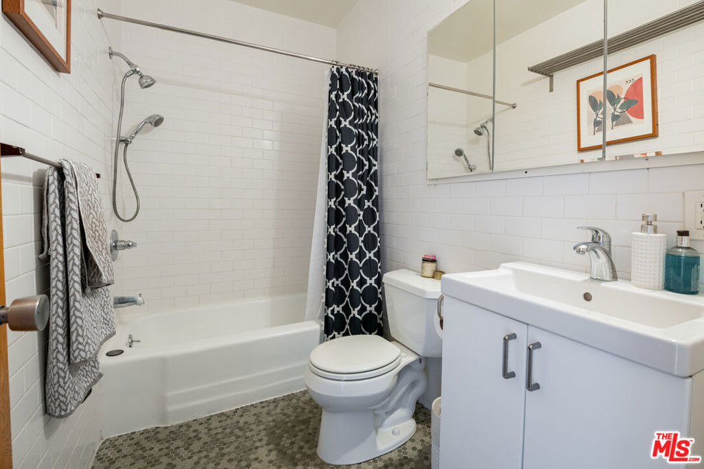 1233 N Laurel Avenue - Photo 11