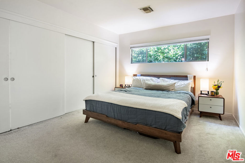 1233 N Laurel Avenue - Photo 13
