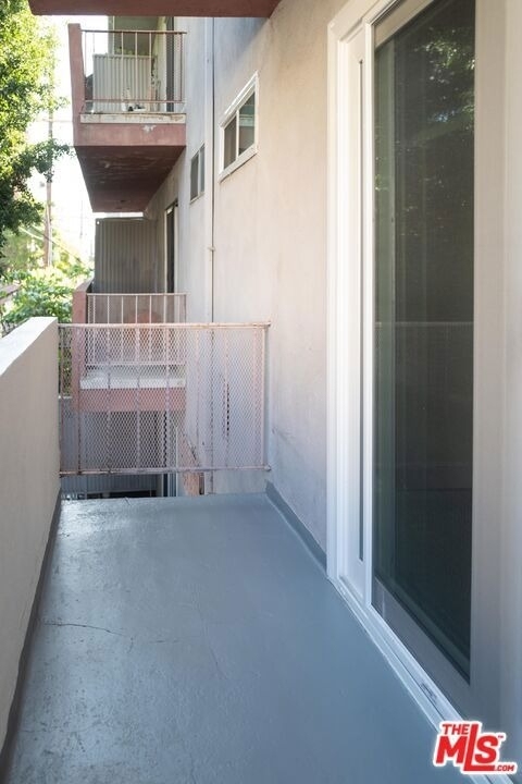 860 S Kingsley Drive - Photo 13