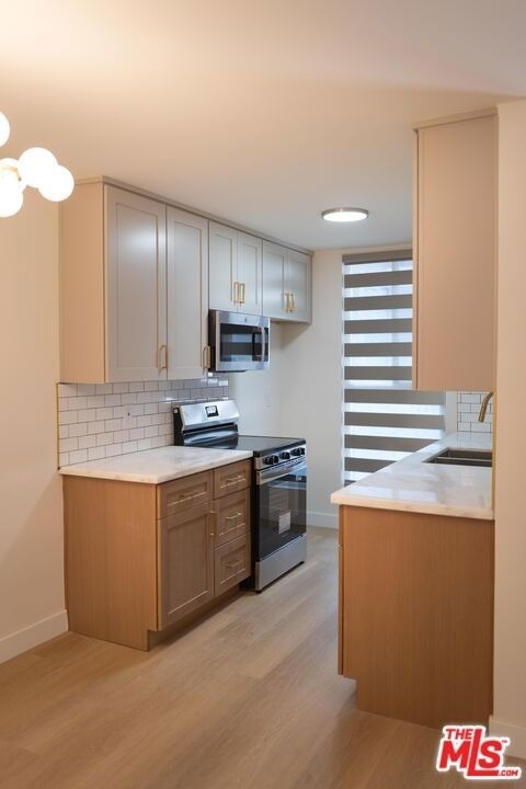 860 S Kingsley Drive - Photo 1