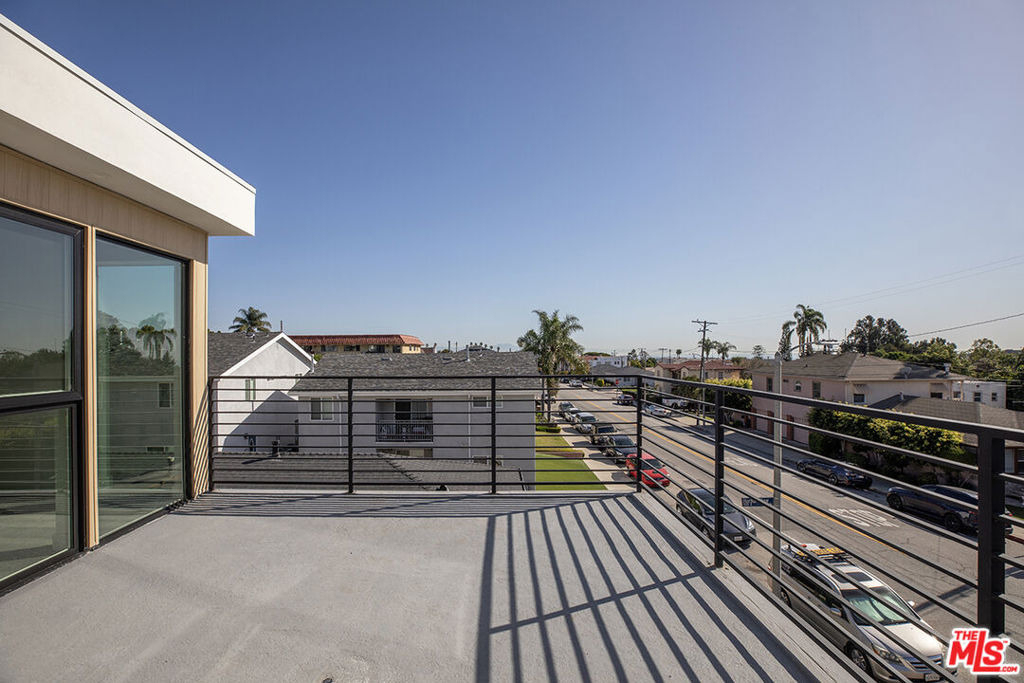 1434 W 9th Street - Photo 8