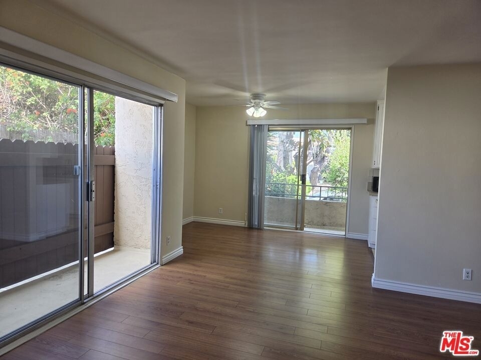 818 7th Street - Photo 1