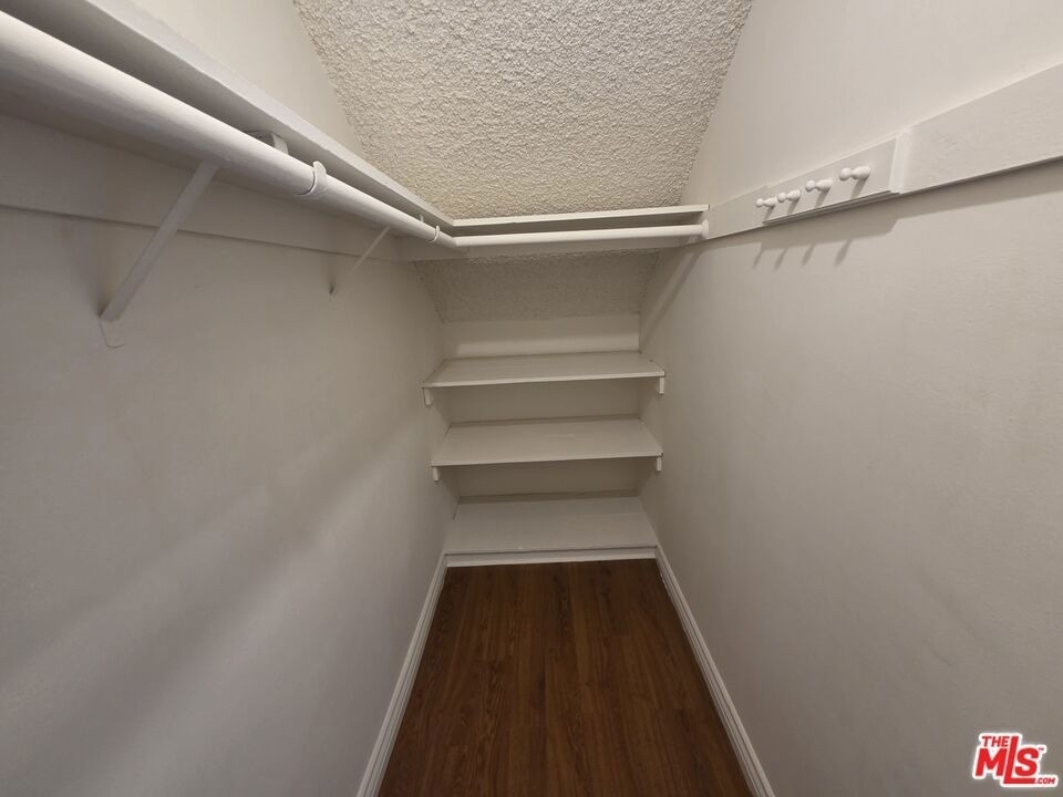 818 7th Street - Photo 3