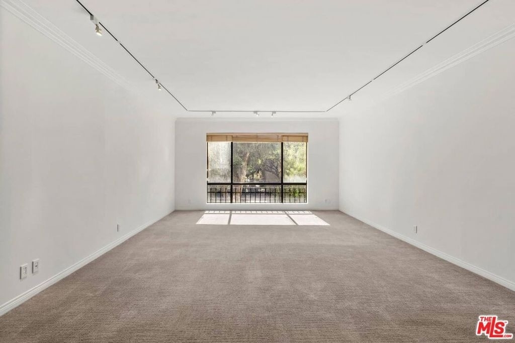 1210 N Kings Road - Photo 26