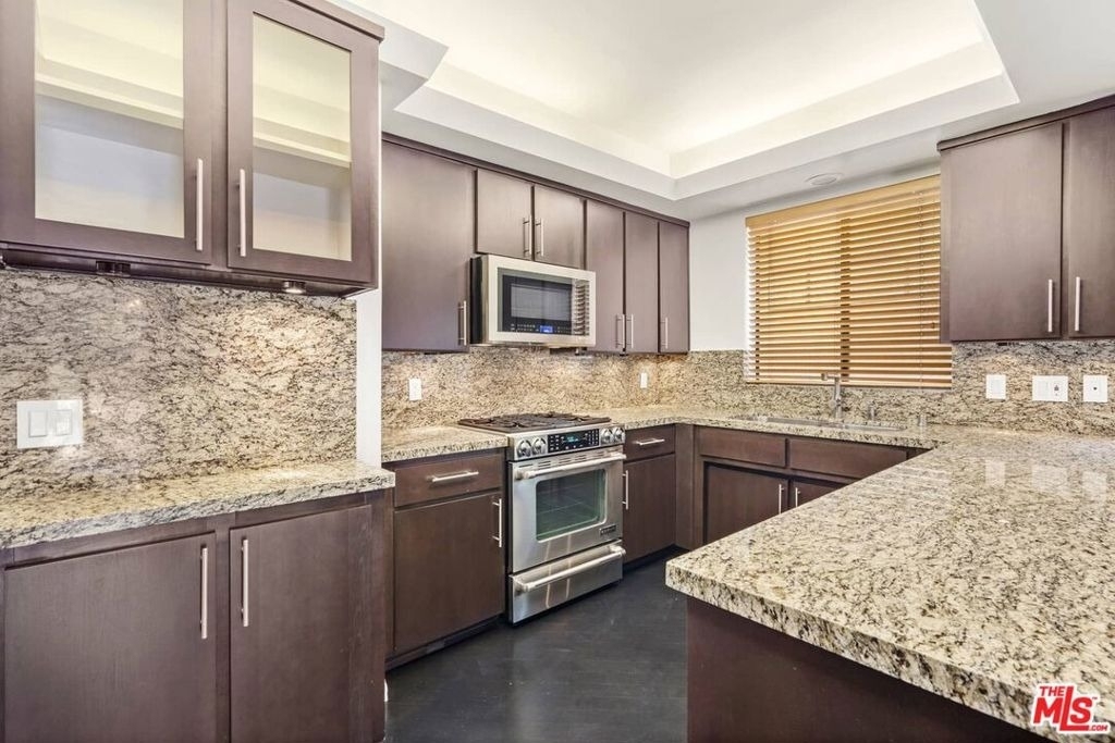 1210 N Kings Road - Photo 16