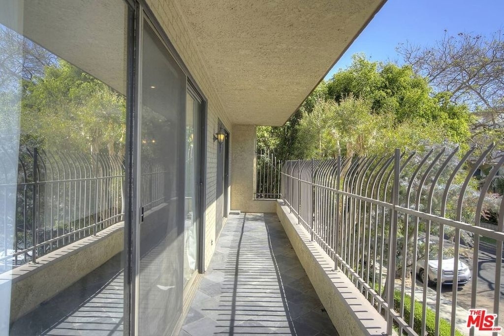 1210 N Kings Road - Photo 13