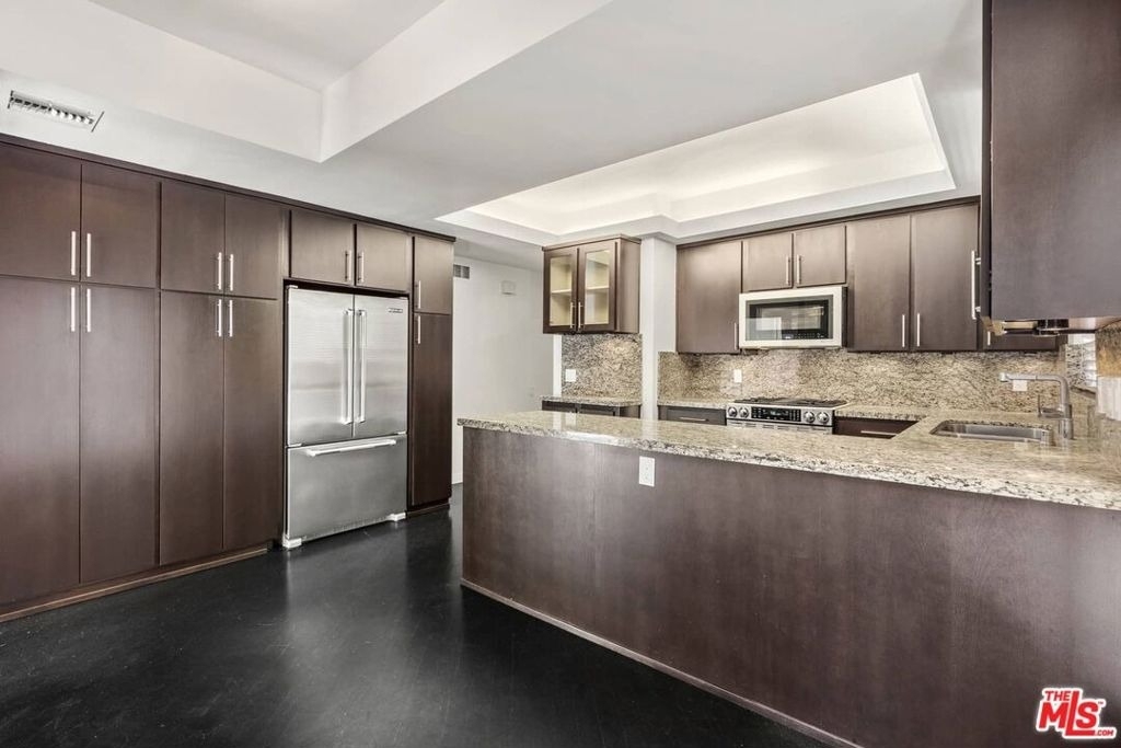 1210 N Kings Road - Photo 15