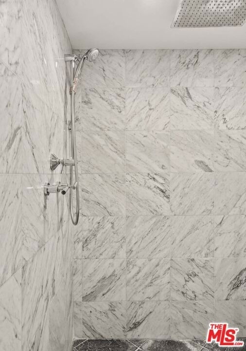 1210 N Kings Road - Photo 33