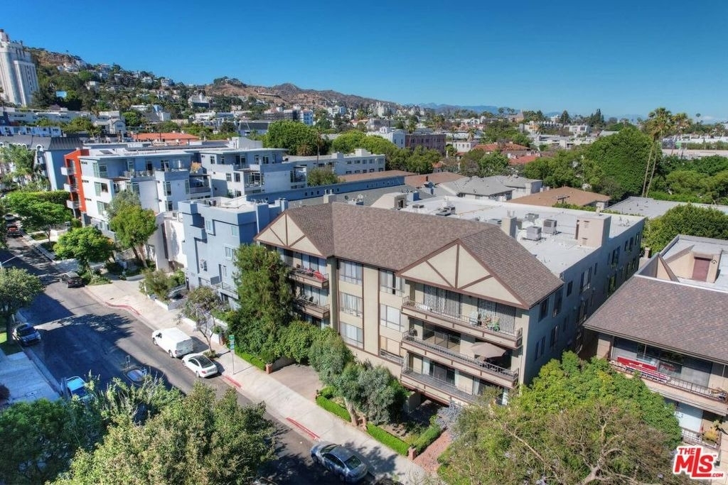 1210 N Kings Road - Photo 36