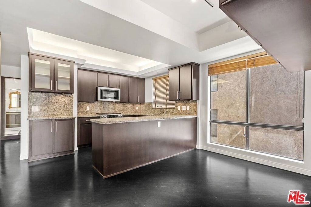1210 N Kings Road - Photo 14