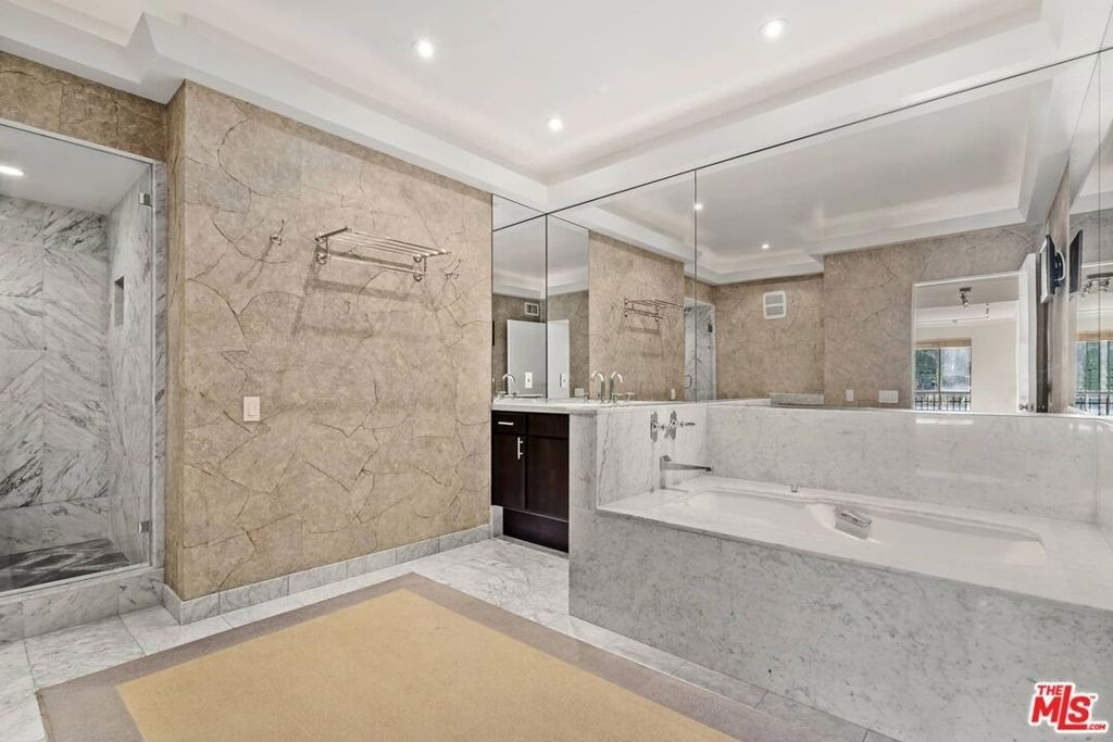 1210 N Kings Road - Photo 31