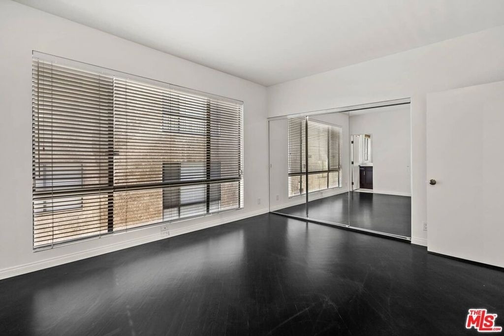 1210 N Kings Road - Photo 22