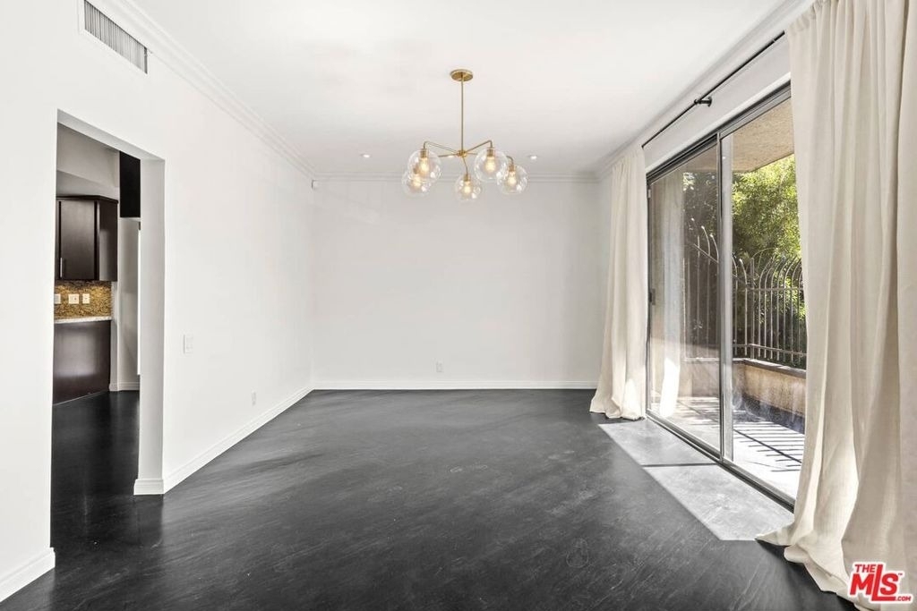 1210 N Kings Road - Photo 9