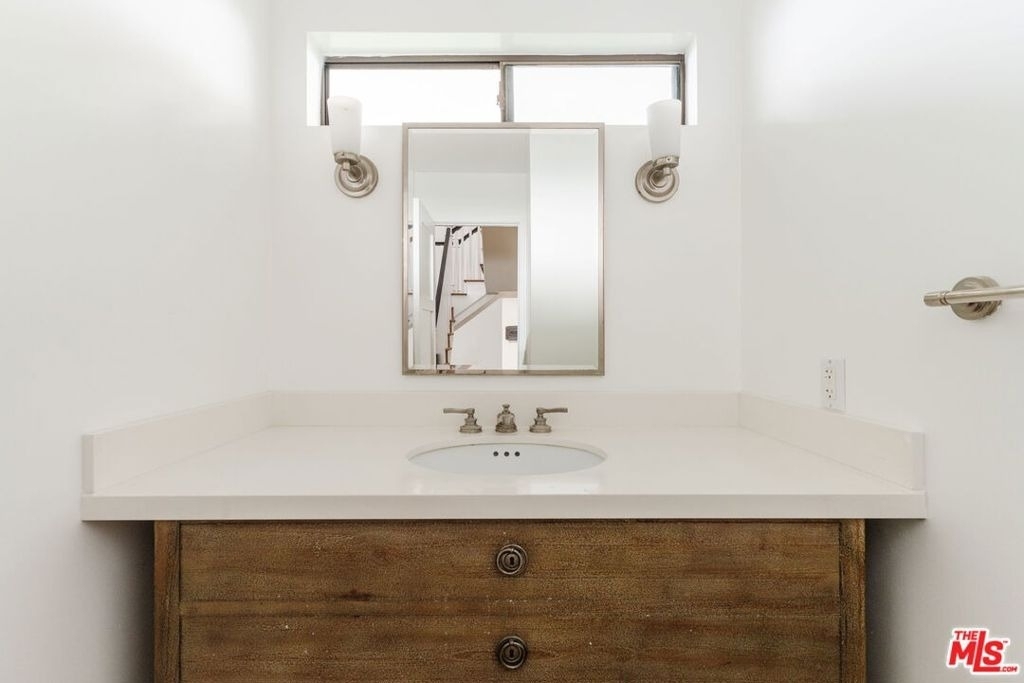 1355 Bobolink Place - Photo 37