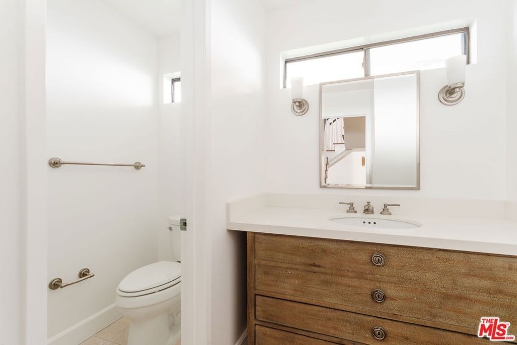 1355 Bobolink Place - Photo 36