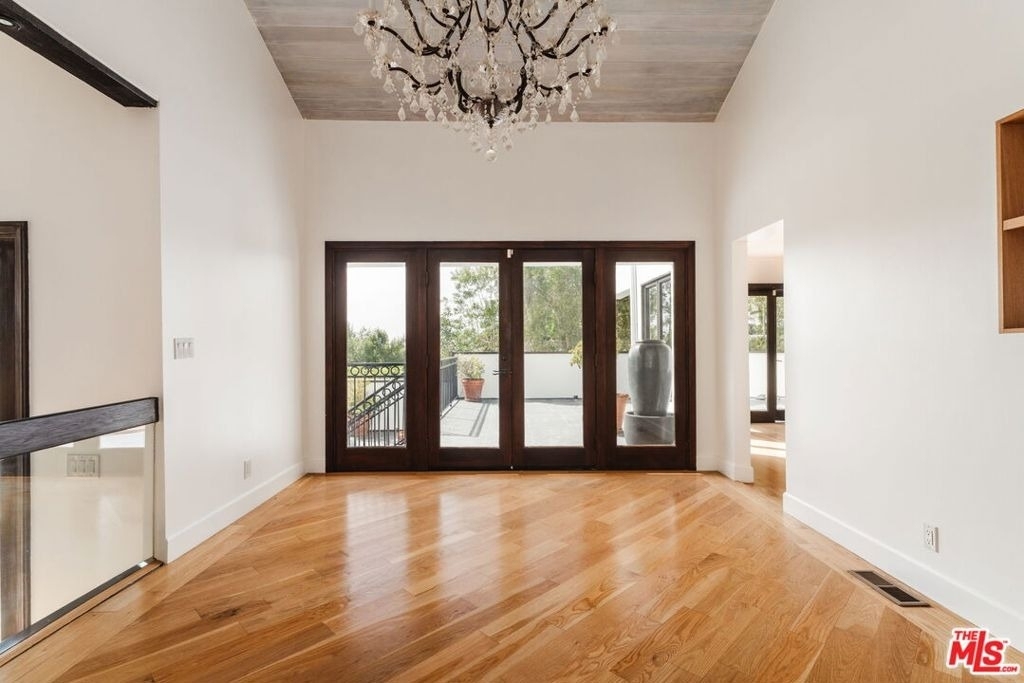 1355 Bobolink Place - Photo 10