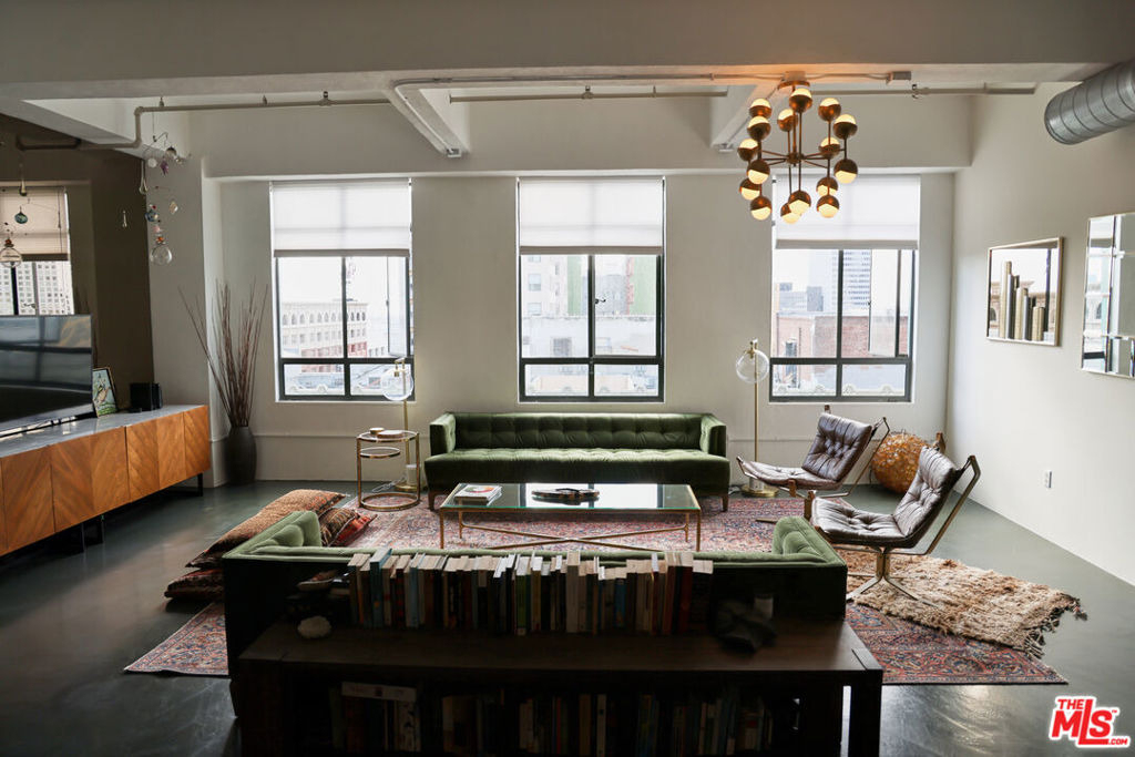 849 S Broadway - Photo 2