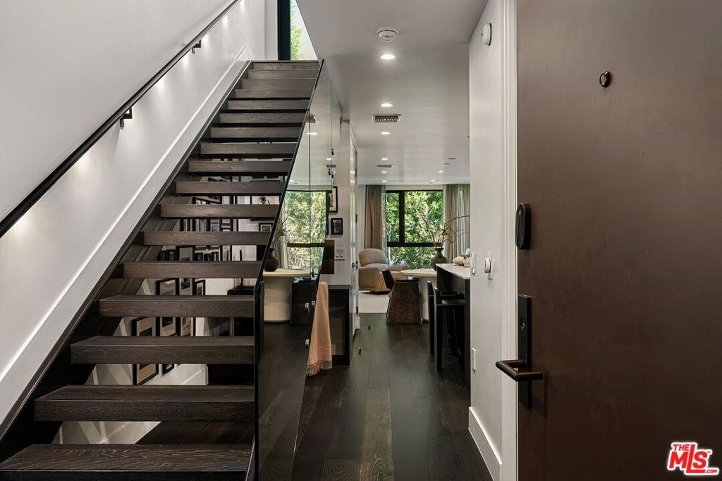 724 N Croft Avenue - Photo 7